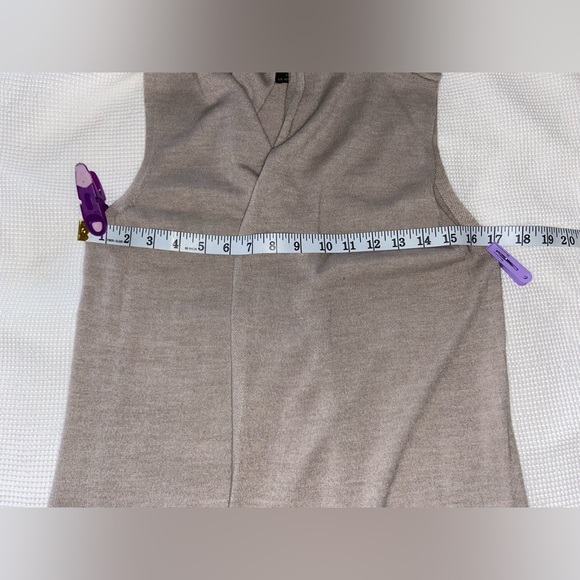Women’s TAHARI beige Merino Wool blend Duster Vest Sz‎ medium - Picture 7 of 15